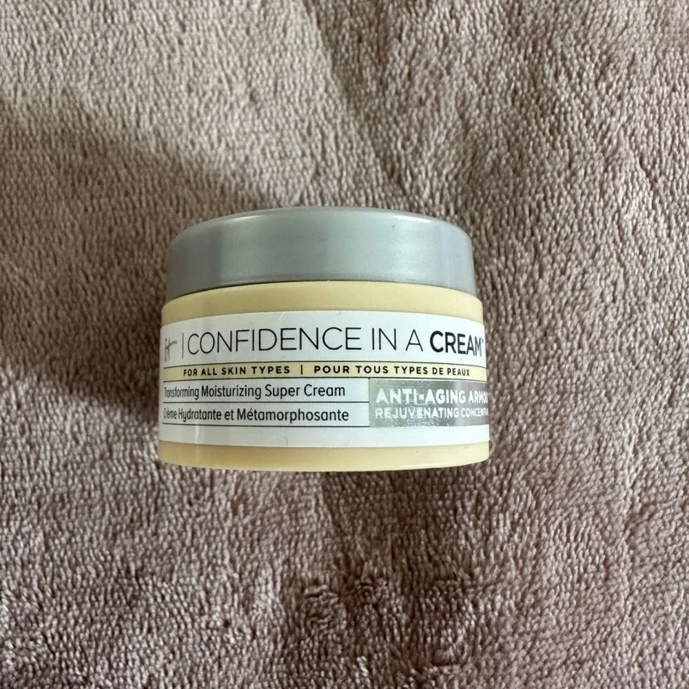 IT‎ Cosmetics Confidence in a Cream Transforming Moisturizing Cream 0.5 fl oz